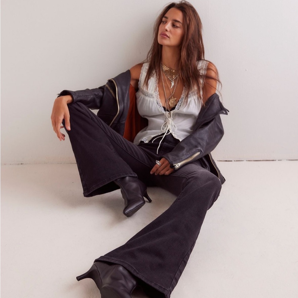 Free People Jayde Flare Jeans - We the Free 🖤